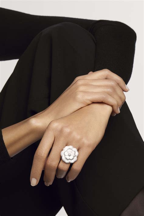 bague camelia chanel|bague chanel camelia diamant.